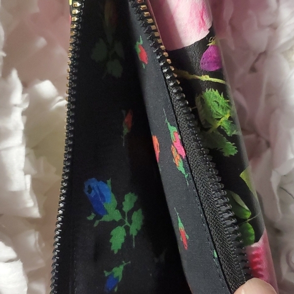 🎄NWT BETSEY JOHNSON PHONE HOLDER🎄 - Picture 7 of 11